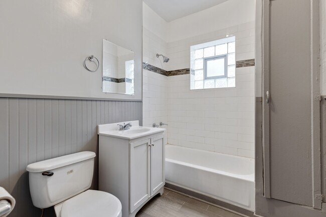 723 N Trumbull Ave-Unit -2 in Chicago, IL - Building Photo - Building Photo