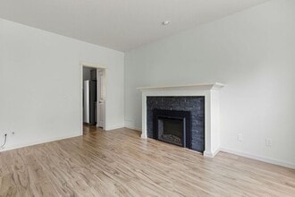 7282 NE Stoneybrook St in Hillsboro, OR - Building Photo - Building Photo