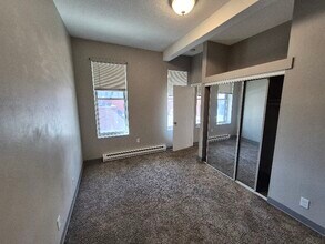 301 N Riverfront Dr in Mankato, MN - Foto de edificio - Building Photo