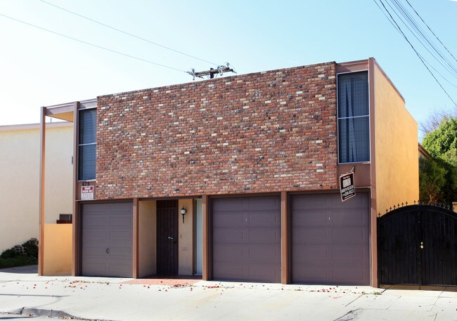 675 Stanley Ave in Long Beach, CA - Foto de edificio - Building Photo