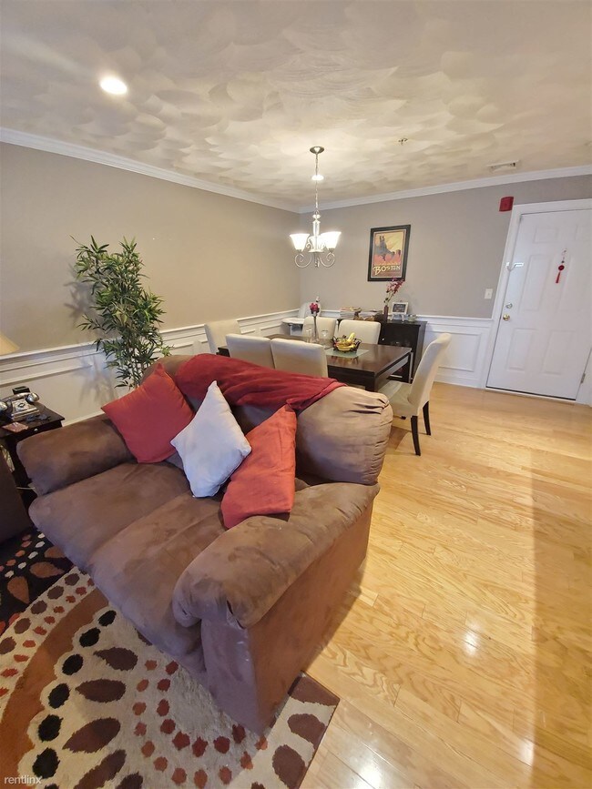 215 Harvard St-Unit -Unit 18 in Medford, MA - Building Photo - Building Photo