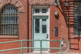 326 Throop Avenue in New York, NY - Foto de edificio - Building Photo