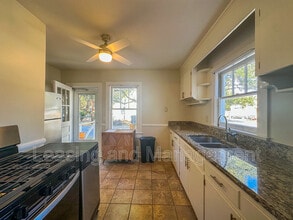 422 Riverland Dr in Charleston, SC - Building Photo - Building Photo