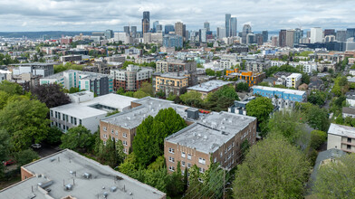 Garden Court Condos in Seattle, WA - Foto de edificio - Building Photo