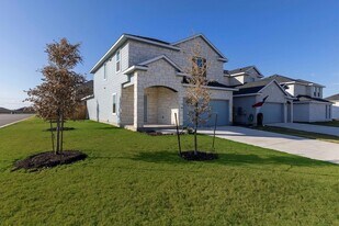 620 LT Rusty Dr, Unit 1 in Jarrell, TX - Building Photo