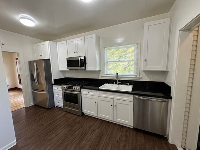 1409 Lyndon St in South Pasadena, CA - Building Photo - Building Photo