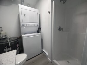 995 England Ave in Courtenay, BC - Building Photo - Building Photo