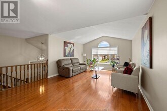 355 International Ave in Windsor, ON - Building Photo - Building Photo