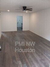 2681 Gessner Rd in Houston, TX - Building Photo - Building Photo
