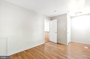 837 Hr Dr SE in Washington, DC - Building Photo