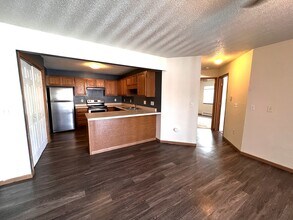 952 Boston Way in Coralville, IA - Building Photo - Building Photo