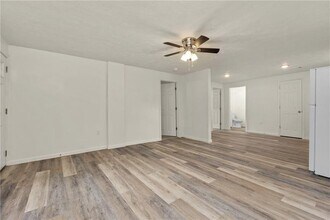 390 US-30 in Imperial, PA - Building Photo - Building Photo