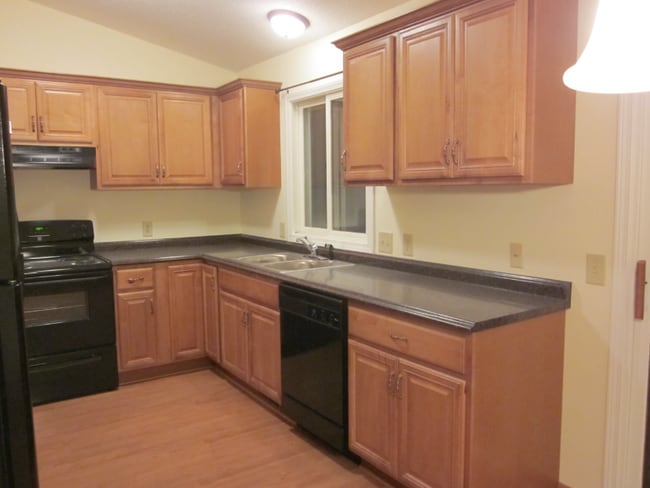 2513 Cedar Hills Dr in Hopkins, MN - Building Photo - Building Photo