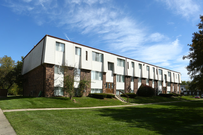 Arbor One West in Ypsilanti, MI - Building Photo - Building Photo