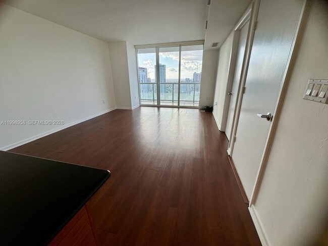 50 Biscayne Blvd, Unit 3807 in Miami, FL - Foto de edificio - Building Photo