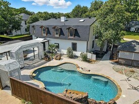 1323 Dublin St in Grapevine, TX - Building Photo