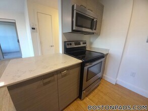 40 Malvern St, Unit 208 in Boston, MA - Building Photo - Building Photo