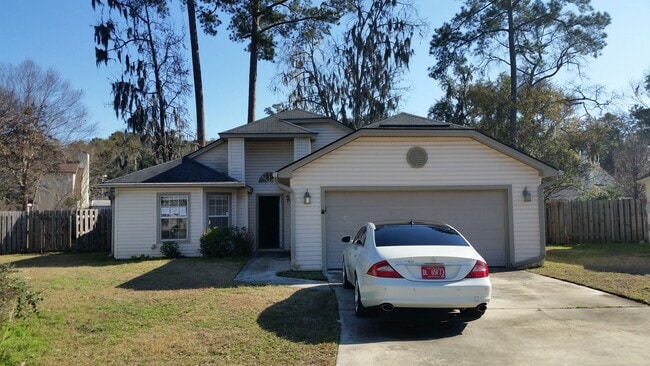 8 St Ives Ct