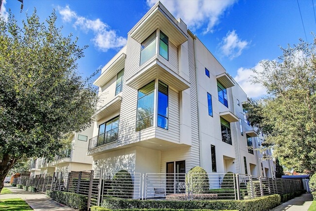 property at 1004 California St