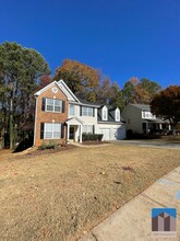 1962 Ashwood Grove Dr in Snellville, GA - Foto de edificio - Building Photo