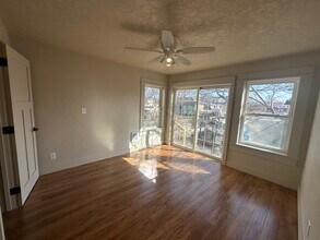 1005 Broadway Ave, Unit 2 in Mattoon, IL - Building Photo - Building Photo