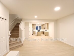 3475 Kulay Green SW in Edmonton, AB - Building Photo - Building Photo