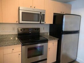 2557 Centergate Dr in Miramar, FL - Building Photo - Building Photo