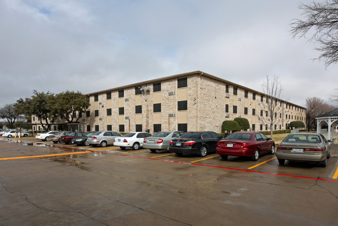 Plano Community Home in Plano, TX - Foto de edificio