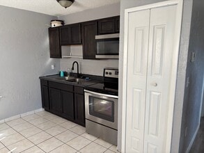 440 Las Palmas Cir in Avon Park, FL - Foto de edificio - Building Photo