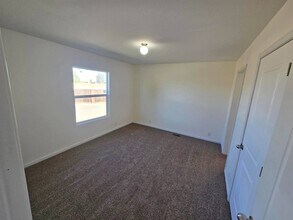 590 E Kinney St in Coalinga, CA - Building Photo - Building Photo