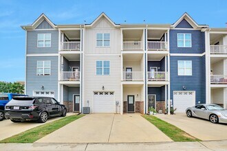 857 S Franklin St in Wake Forest, NC - Foto de edificio - Building Photo