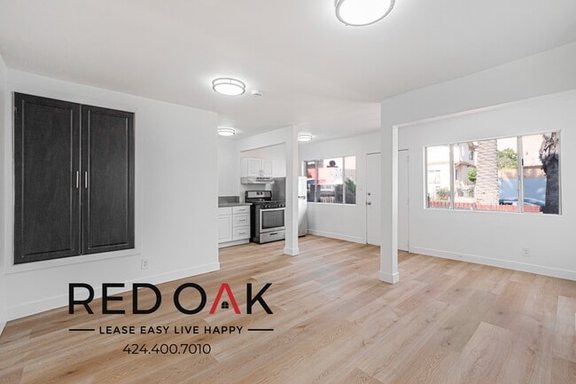 property at 1431 N Hobart Blvd