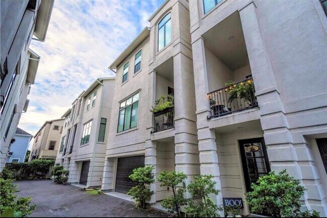 property at 5729 Larkin St