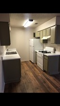 Kensington Square Apartments in Mart, TX - Building Photo - Building Photo