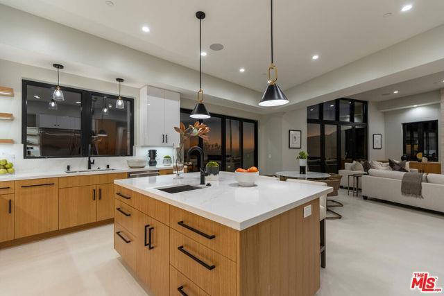 286 Quadro Vecchio Dr in Los Angeles, CA - Building Photo