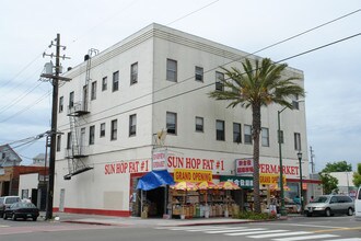 545 E 12th St in Oakland, CA - Building Photo - Building Photo