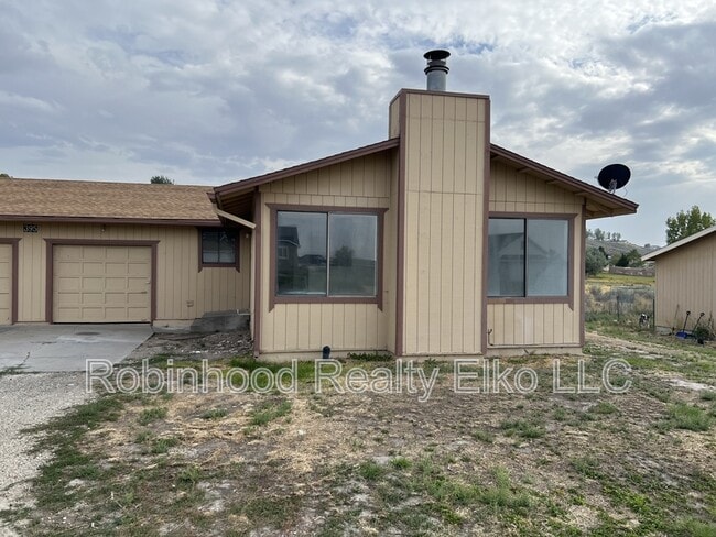 395 Parkchester Dr in Spring Creek, NV - Building Photo - Building Photo