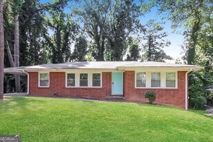 261 Hermer Cir NW in Atlanta, GA - Building Photo