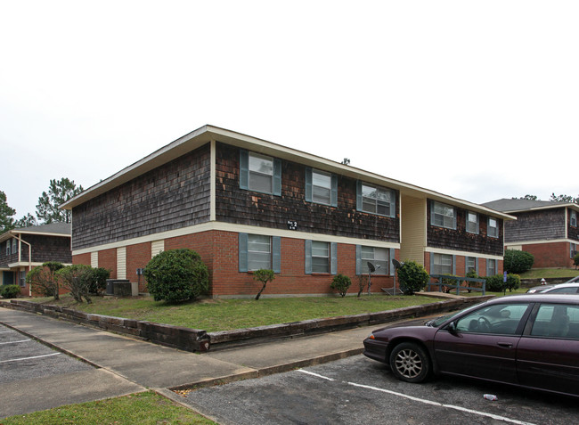 Brenthill Apartments in Mobile, AL - Building Photo - Building Photo