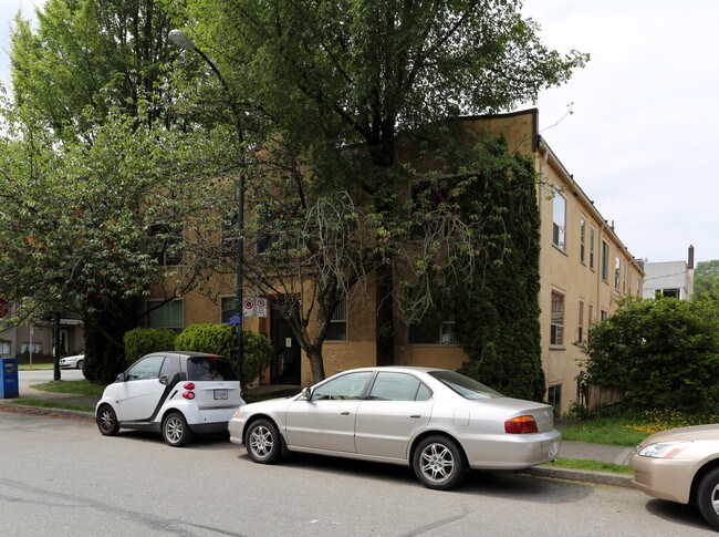 Maple Apartments