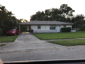 1958 Knight St in Ft. Myers, FL - Building Photo - Building Photo