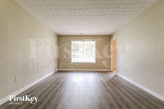 121 Lake Valley Dr SW in Loganville, GA - Building Photo - Building Photo