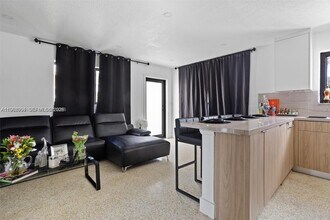 70 NE 186th Terrace in Miami, FL - Building Photo - Building Photo