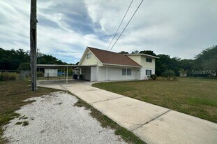 3912 5th St Cir E in Bradenton, FL - Building Photo