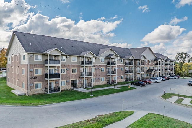 Hilltop l in Des Moines, IA - Building Photo - Building Photo