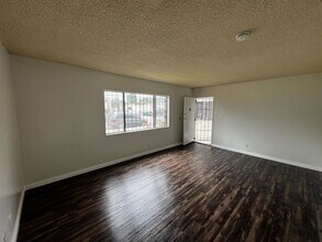 475 E 61st St in Long Beach, CA - Building Photo - Building Photo