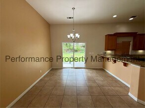 7931 Granite Pointe Pkwy in Bakersfield, CA - Building Photo - Building Photo