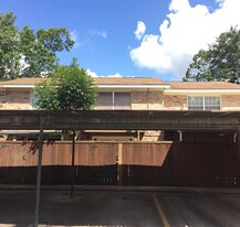 6927 Calder Ave in Beaumont, TX - Building Photo