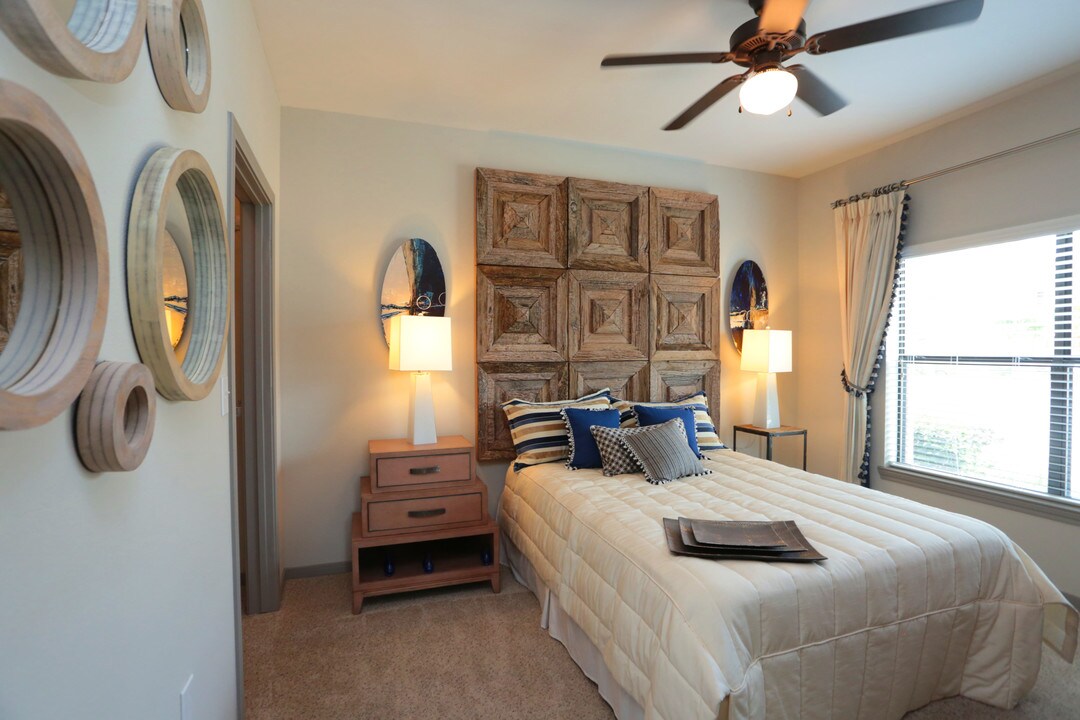 Avenues at Shadow Creek Ranch in Pearland, TX - Building Photo