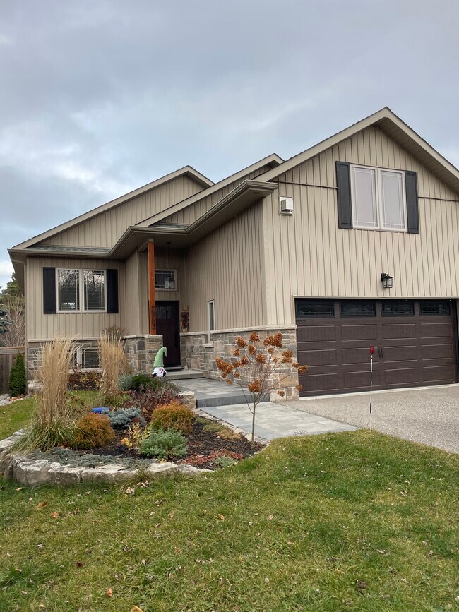 property at 2983 Earl St